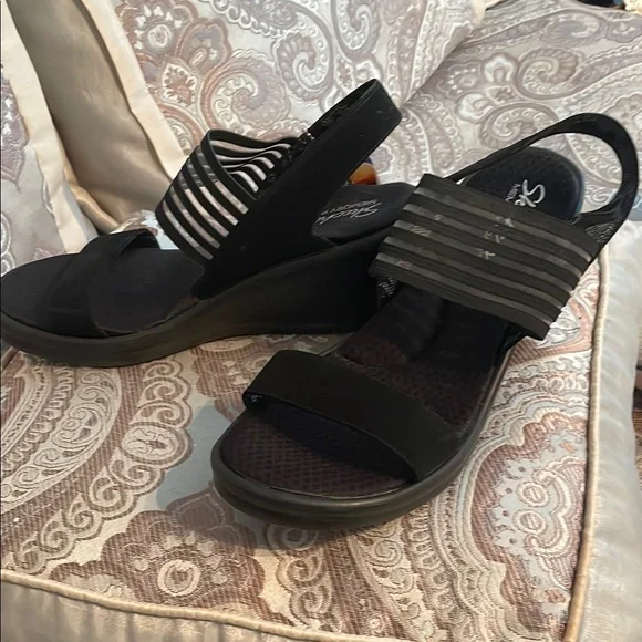 Skechers New Memory Foam Black Sandals - Picture 4 of 10